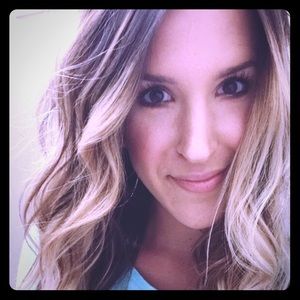 Meet your Posher, Abigail